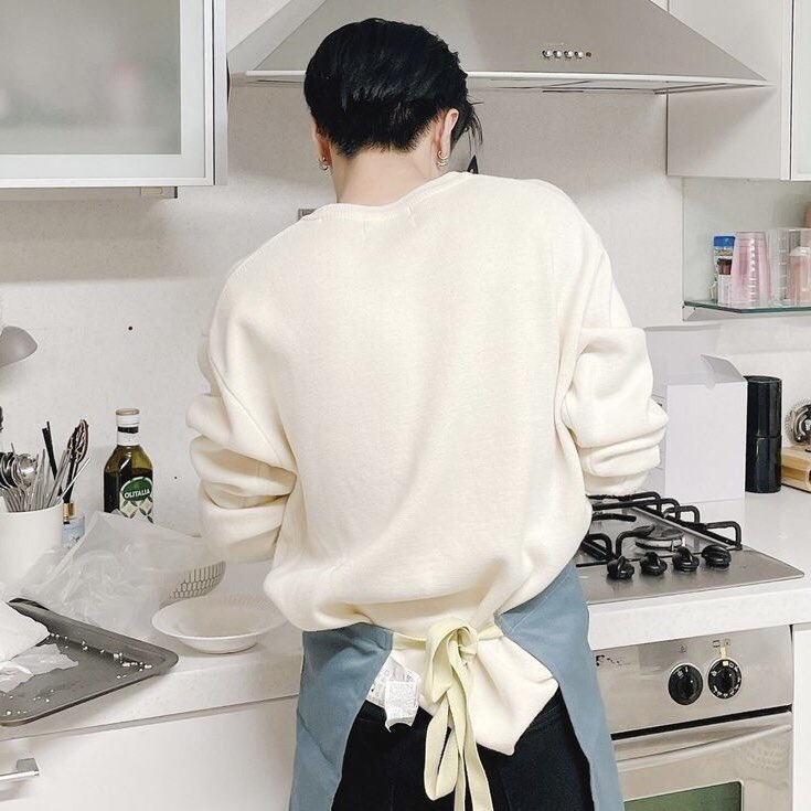 i miss the sight of you in my kitchen :(