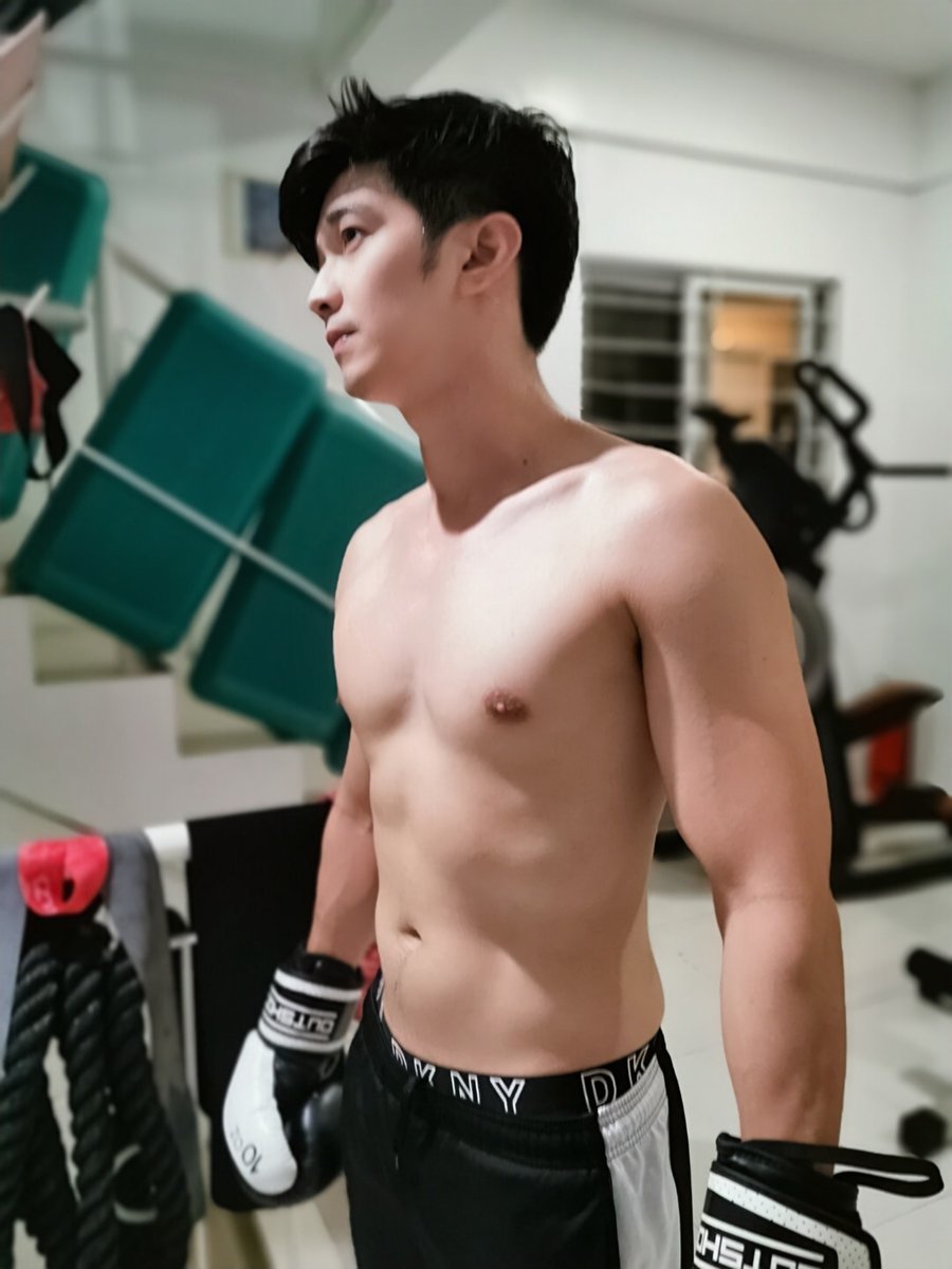 ShinitoEdward's tweet photo. Boxing time #boxingtime https://t.co/fvLJCnDHuZ