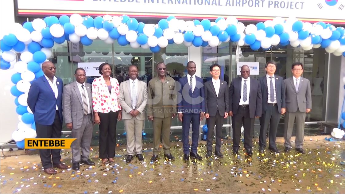 ubctvuganda's tweet photo. Uganda Civil Aviation Authority has Commissioned the Modernization and Automation System project by the Korea International Agency at Entebbe International Airport.
Link: https://t.co/64CQanAfXe
#UBCNews | #UBCUpdates https://t.co/sXmqm88dRi