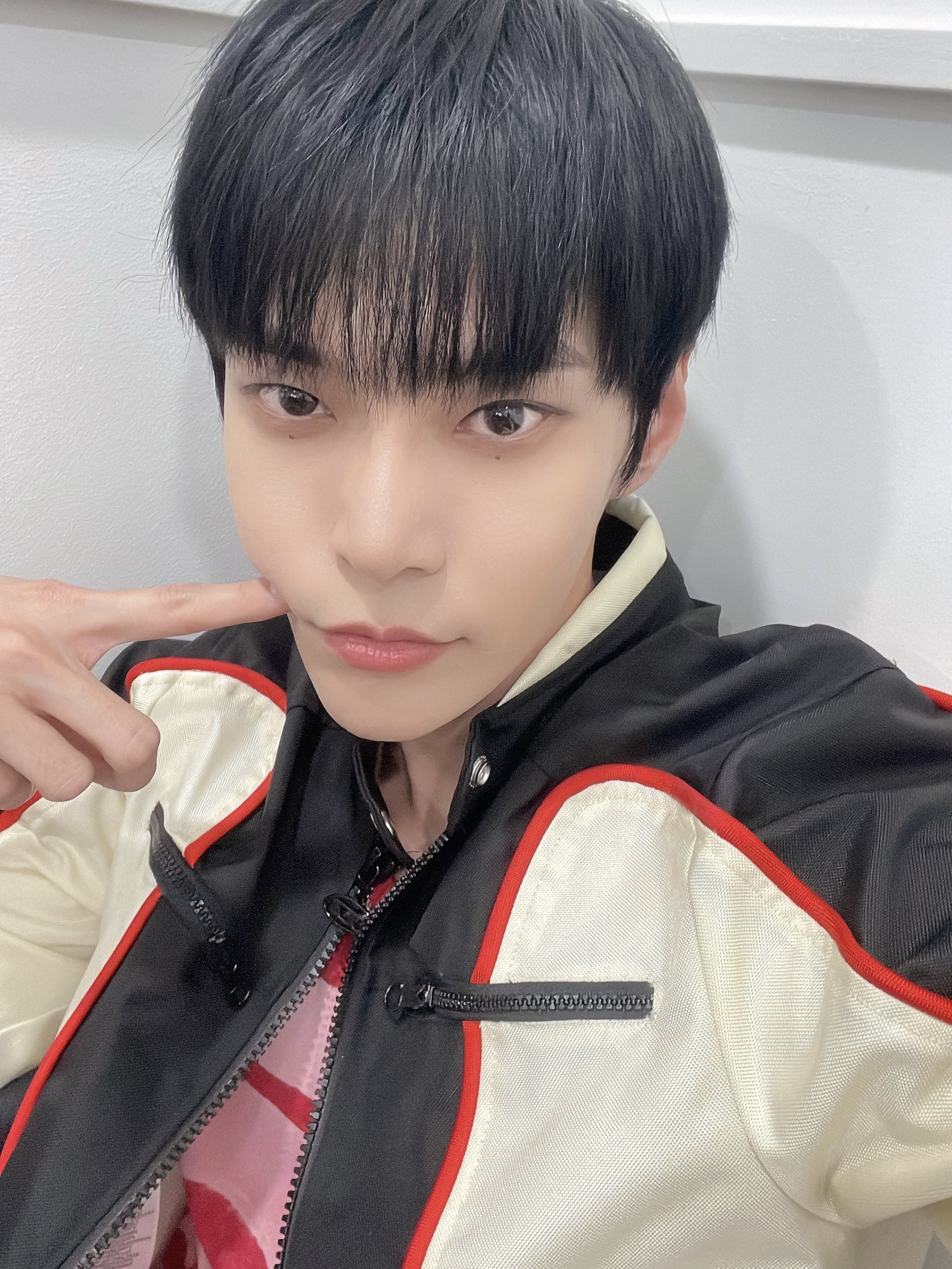 FdVjTlHakAAlMkY?format=jpg&name=orig