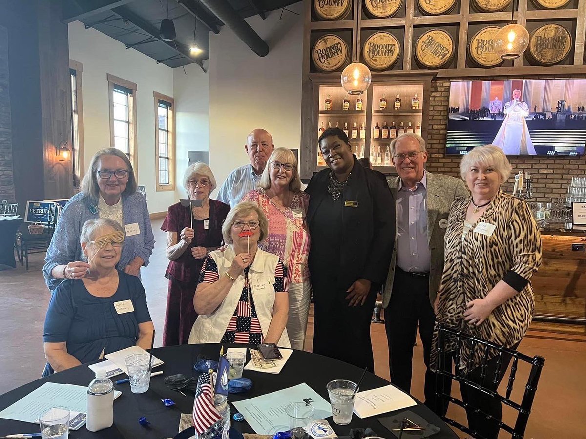 Chris69th's tweet photo. Always a pleasure to share space and time with my Boone County friends! This time in the form of the Women’s Club! Can not thank them enough for all they do for the NKY Candidates! We get there together folks!💙💪🏾➡️
#nobodylovesyoulikeido #moreforward #onekentucky #explore https://t.co/n9SxC135xo