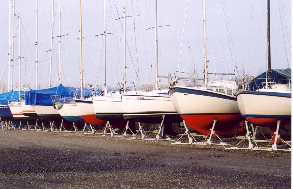 POL_Lelystad's tweet image. Het vaarseizoen loopt ten einde dus de boten gaan weer in de #winterstalling. Haal waardevolle spullen (mn apparatuur) er zoveel mogelijk uit. Doe dit ook als uw boot op een afgesloten terrein staat en voorkom inbraak/diefstal! Op naar seizoen 2023!