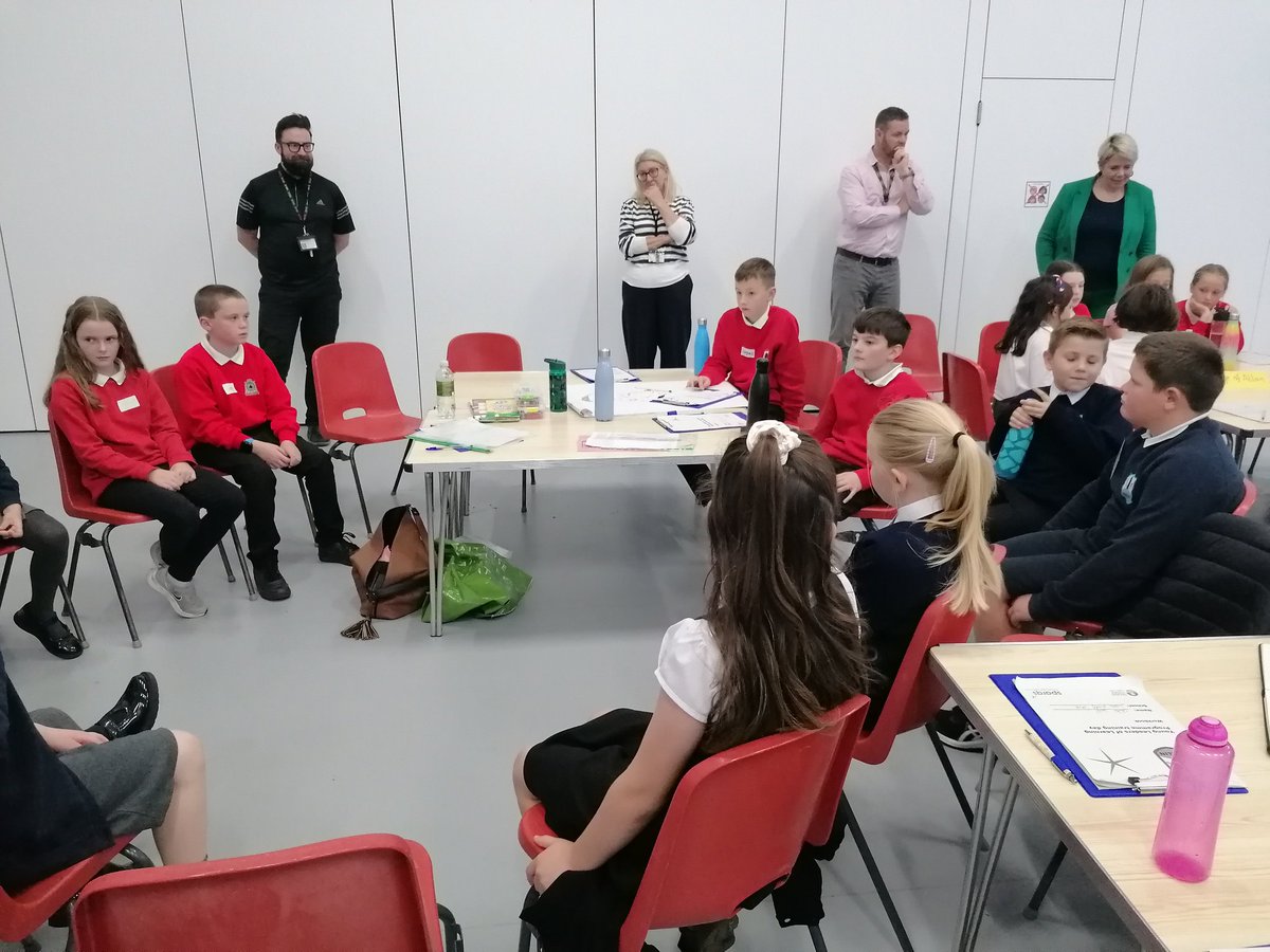 tjdowns88's tweet photo. A fantastic morning training Young Leaders of Learning from @cambpsgov @FallinPrimary @BorestoneP @BridgeofAllanPS and Our Lady's. They were a credit to their school and shared many brilliant ideas. Good luck in your roles as YLOL making a difference to your school!  @kayrob128 https://t.co/YYrf6tUb1n