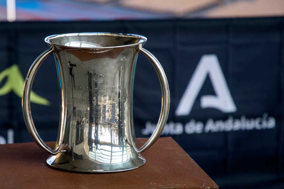EstadioCartuja's tweet photo. ¿Quién alzará el trofeo de campeón de la Copa del Rey de Rugby?
🙌 @Chami_Rugby
🙌 @rugbyciencias
¿Cual es tu favorito? 👇 ¡Te leemos! #YoVoyalaFinal https://t.co/skrcROmlo0