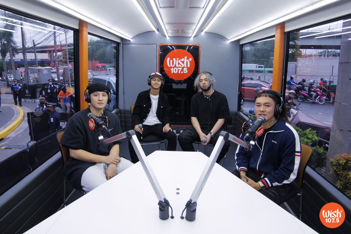 On their Roadshow comeback, hip-hop group VVS Collective shared their latest track, "Beep," featuring R!S.