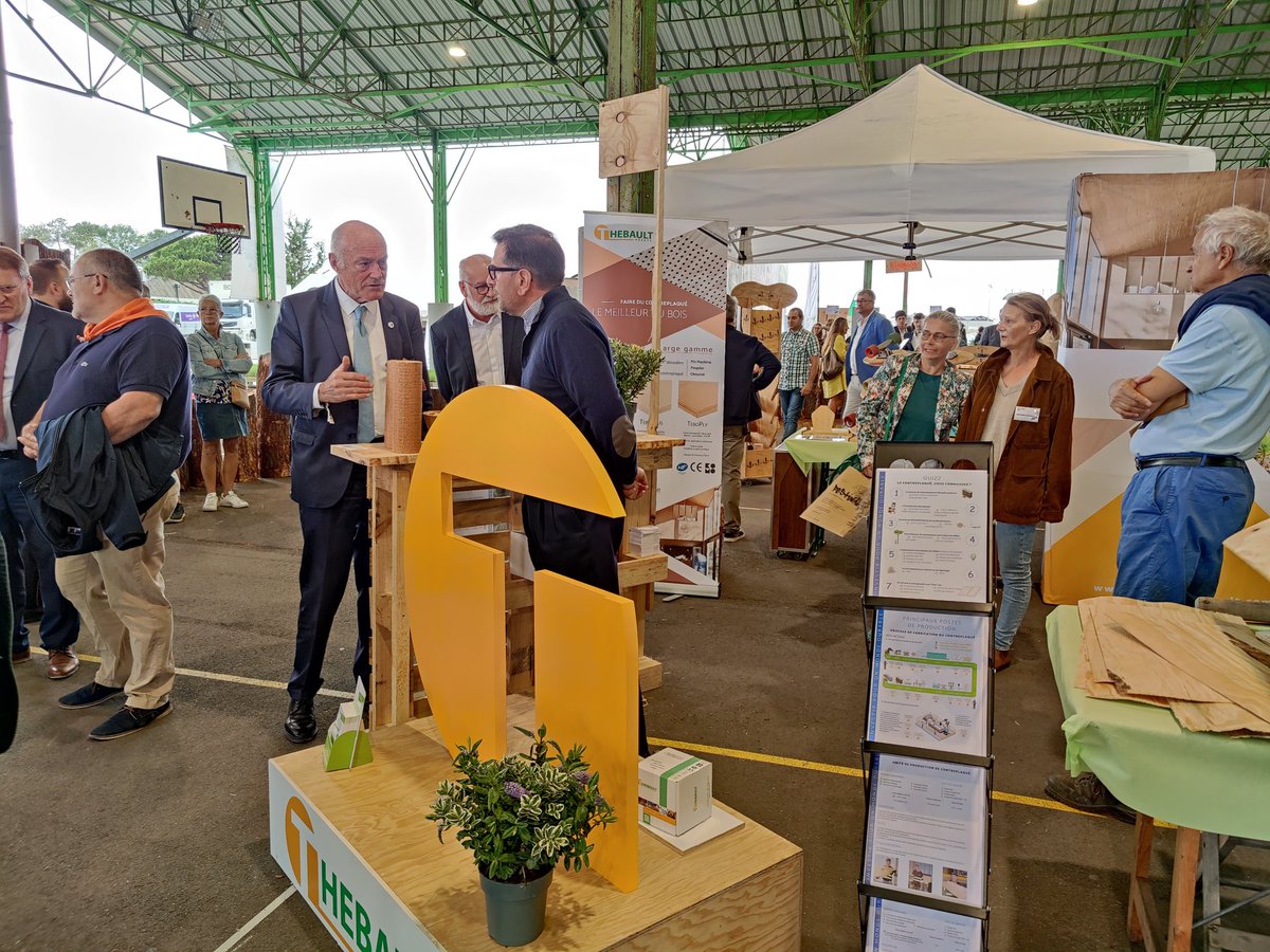 Inauguration officielle du Festival des Métiers du Bois en présence de <a href="/al_rousset/">Alain Rousset</a> Président de la région Nouvelle-Aquitaine, @XFortinon Président du département des Landes, Alain Carrère Maire de Morcenx-la-Nouvelle.
4 000 étudiants venus découvrir la filière bois !