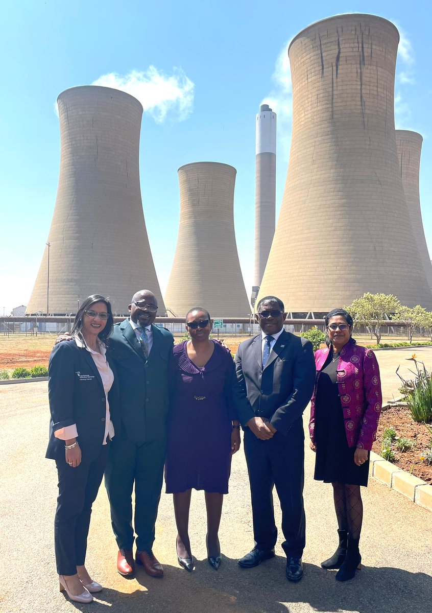 Vice-Chancellor Prof Chris Nhlapo today finalised an agreement with Eskom and the Global Energy Alliance for People and Planet (GEAPP) to up-skill staff at the decommissioned Komati Power station in Mpumalanga, to retrain workers in renewable energy skills through SARETEC.