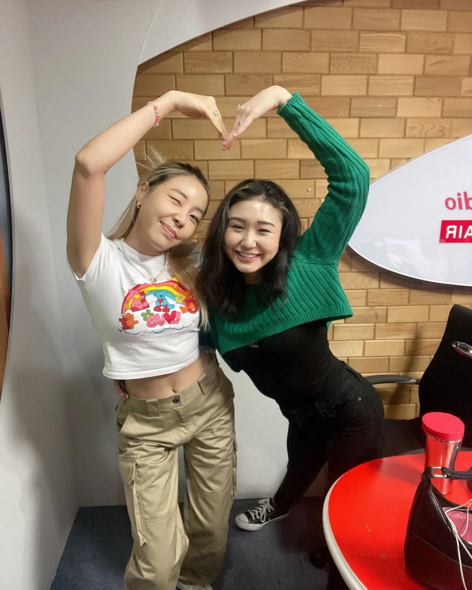 LC_Sinformation's tweet photo. 220921 SoundK Instagram(1)

https://t.co/2F0JI87YX6

@LC__Ashley @denisekimsays @SOUNDK2022 #LADIESCODE #레이디스코드 #ASHLEY #애슐리 #CHOIBITNA #최빛나 #SOUNDK #사운드케이 #DENISE #데니스 https://t.co/WiQdkO7CEJ