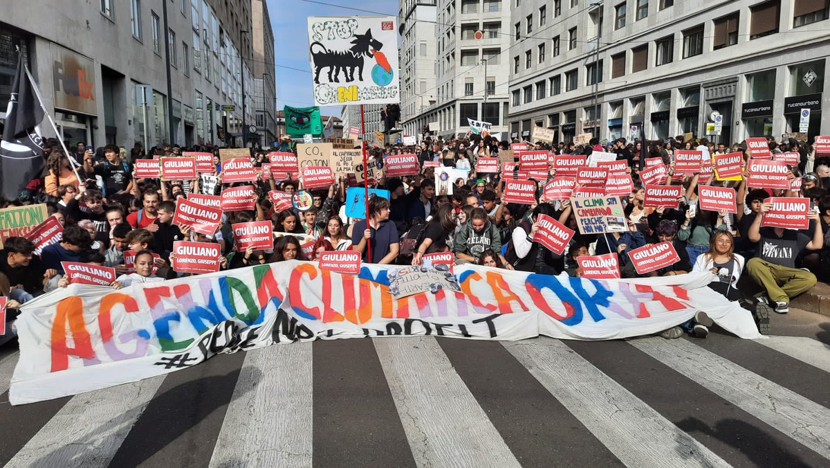 UNA MATTINATA COL BOTTO

Né la pandemia né la guerra sono riuscite a uccidere il movimento per il clima 

<a href="/radiondadurto/">Radio Onda d'Urto</a> <a href="/FridaysItaly/">Fridays For Future Italy</a> <a href="/FFF_Milano/">FridaysForFuture Milano</a> <a href="/DinamoPress/">DinamoPress</a> 

#FridaysForFuture 
#ClimateStrike 
#AgendaClimatica 
#PeopleNotProfit 
#StopAlternanza 

milanoinmovimento.com/primo-piano/cl…