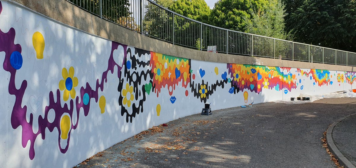 We were asked by Old Marston Parish Council to design a mural which they have kindly funded and all our students from have really embraced the invitation and have shown their creative skills in a beautiful design, it will truly brighten the day of those passing by.