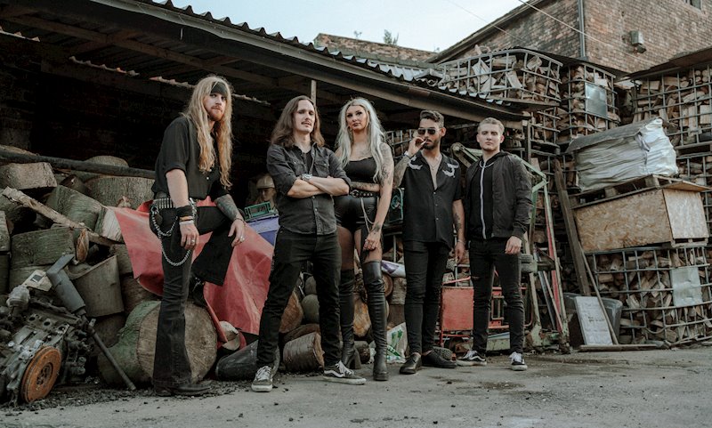 mnprmagazine's tweet photo. Rapidly rising, blues-rockers Kira Mac today release their new single ‘Mississippi Swinging’ along with its accompanying brand-new video.
Check it out ⬇️⬇️
https://t.co/eluuTpiL6n
#kiramac #mississippiswinging #newmusic #musicvideo #mnprmagazine #musicmews #music #musicnews https://t.co/A02GqSjGwj