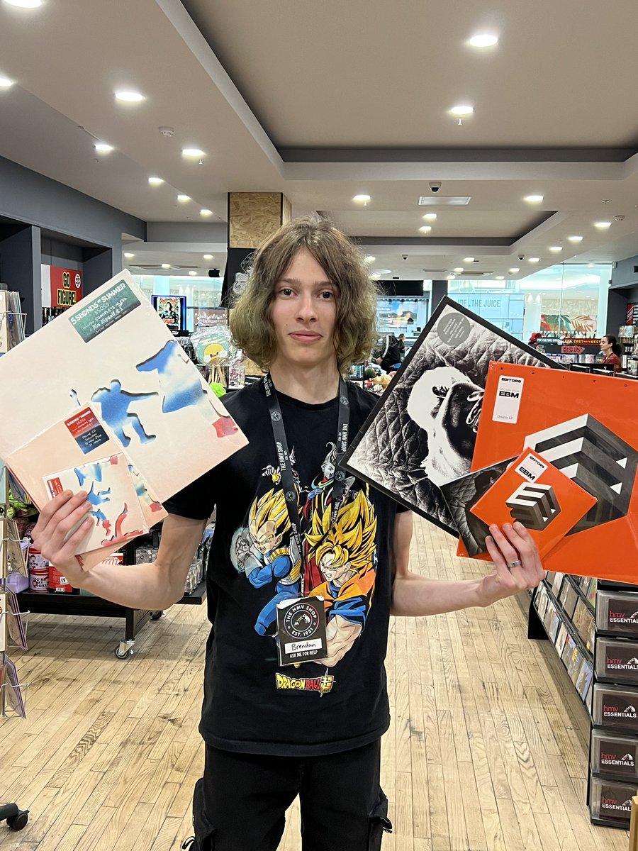 hmv_watford's tweet photo. New Music out today from 5SOS, Editors and Suede on CD and vinyl, in store today. #5sos #5sosfamily #editors #suede #newmusicfriday #atriawatford https://t.co/bOonxai9gy