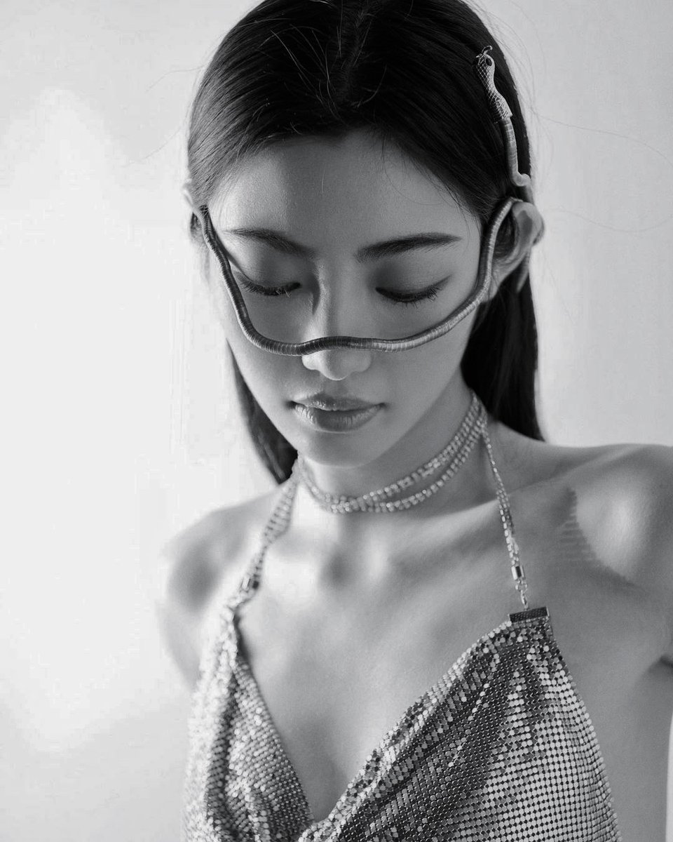 𝓣he ultimate Goddess of the Ethereal realms; eyes sparkle like a rare sapphire, her ethereal depth will awaken the light in its soul.