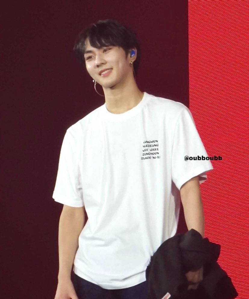 yangster_member's tweet photo. เสื้อยืดกับหุ่นจองวอน คือขิต https://t.co/hhj98I2ezT