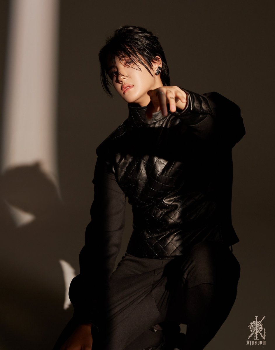 TheKingDom_GF's tweet photo. [👑]
KINGDOM 5TH MINI ALBUM 'History Of Kingdom : PartⅤ. Louis'  INDIVIDUAL CONCEPT PHOTO (Mirror ver.)

#LOUIS #루이
#KINGDOM #킹덤 https://t.co/aTcayOgOYx