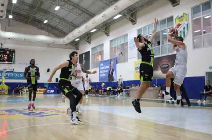 Galatasaray Nef-Yukatel Merkezefendi maç sonucu: 78-76
Frutti Extra Cup'ın ikinci maçında Galatasaray Nef, kıyasıya geçen karşılaşmada Yukatel Merkezefendi Belediyesi Basketbol'u 78-76 mağlup etti.

Frutti Extra Cup'ın ikinci maçında Galatasaray Nef

betzmarksports.com/futbol-haberle…