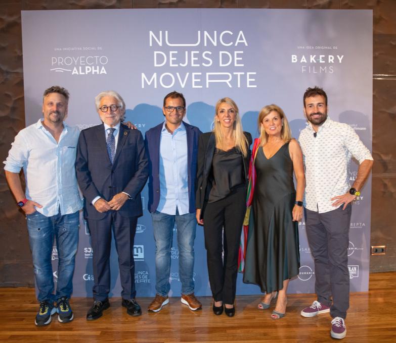 FomentTreball's tweet photo. El president de Foment del Treball, Josep Sánchez Llibre, ha assistit a la première a Madrid de #NuncaDejesdeMoverte", documental de @BakeryGroup amb @proyectoalpha_
per fomentar la investigació de la Distròfia Muscular de Cintures. #solidaritat #salut https://t.co/Sof9XGMZkQ