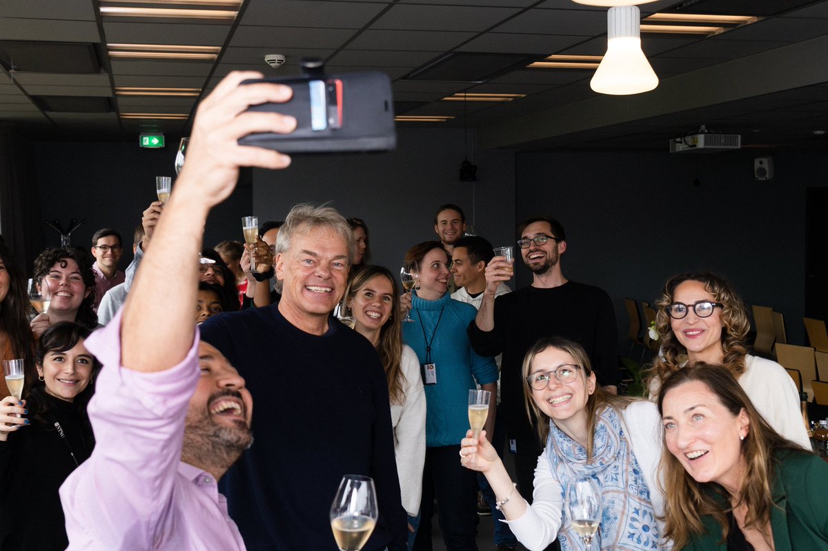 KISNeuro's tweet photo. Breaking: Centre for Algorithms in the Cortex (CAC) has just received 10 years of CoE funding by @forskningsradet 🥂

CAC shall pioneer the next decade’s explorations of the cortex &amp; provide basic science knowledge on the neural network codes underlying high-level brain functions https://t.co/jm883VNhaI
