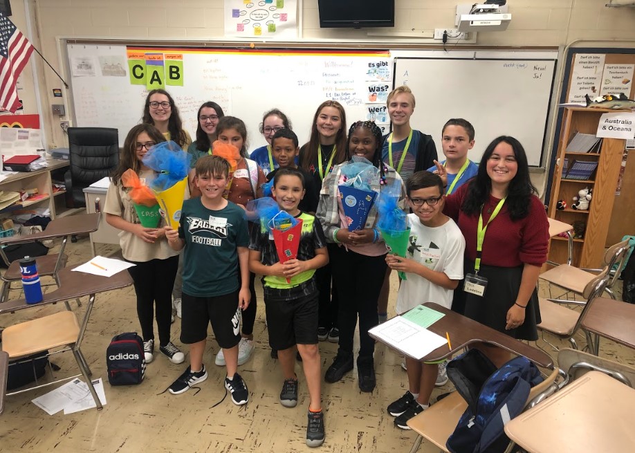 BravesWMS's tweet photo. We were excited to have the talented @WilliamstownHS German students volunteer to teach language and culture to our 5th graders in our afternoon #SPARKforGerman program. Danke schön! https://t.co/shGMQQmcEE