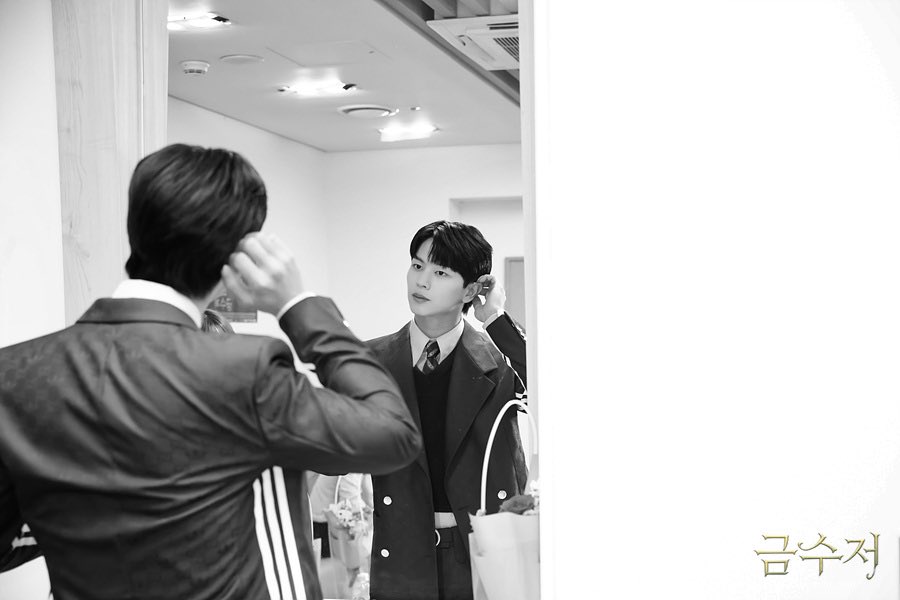 6rangluv's tweet photo. 금수저 공홈에 #육성재 👑🥄 https://t.co/9fjFnmx18z