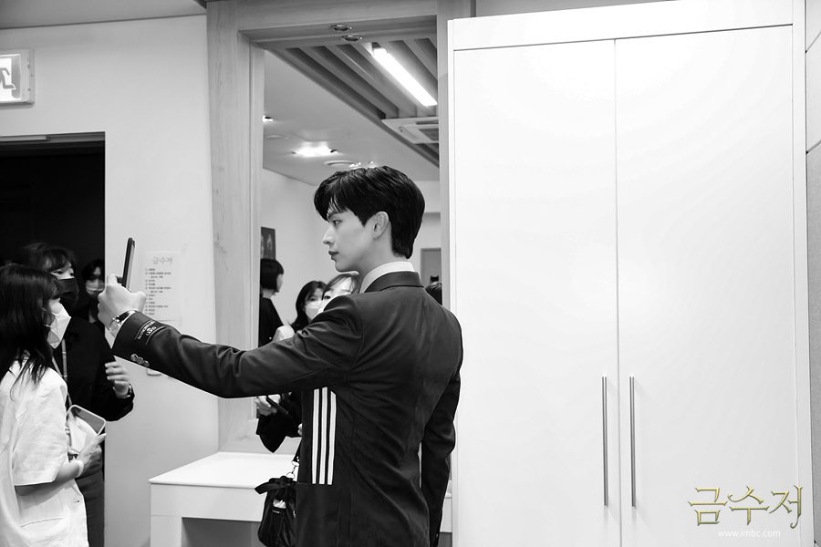 6rangluv's tweet photo. 금수저 공홈에 #육성재 👑🥄 https://t.co/9fjFnmx18z