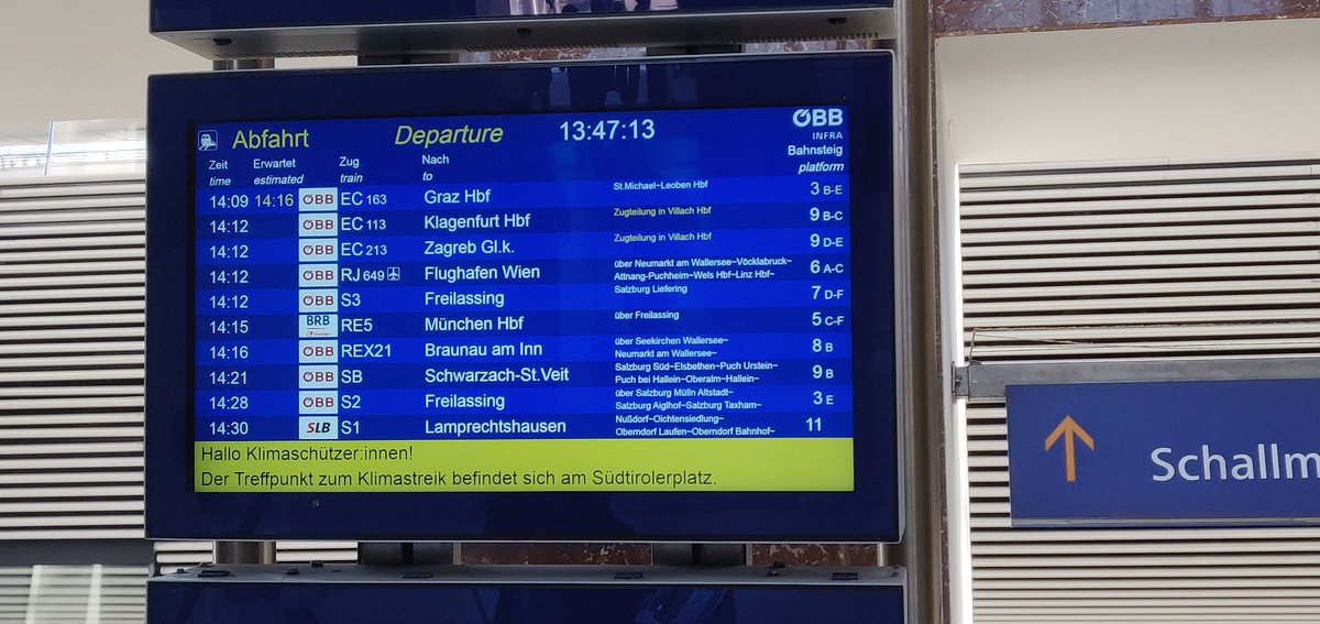 SbgForFuture's tweet photo. @unsereOEBB 😊
#Klimastreik #FridaysForFuture 

15:00 Südtiroler Platz Salzburg https://t.co/kc6XUKNa5M