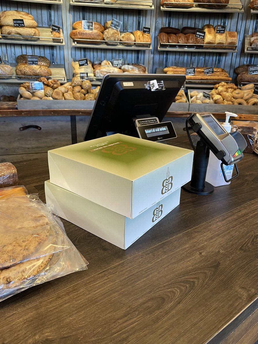 Verslað eitthvað gott með kaffinu fyrir Utís starfsfólk Síðuskóla #utis #utisonline2022 #menntaspjall