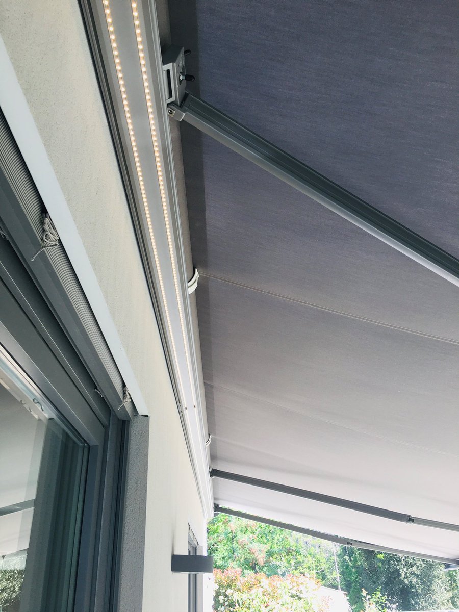 Walter Stores &amp; Volets, fabricant 🇫🇷 et installateur de produits dédiés à la protection ☀️ ainsi qu’au confort de votre habitat. 

Modèle présenté : Store Coffre RubiLux ☀️

📕📲 🖥  fr.calameo.com/read/004309723…

walter-stores.fr 🇫🇷