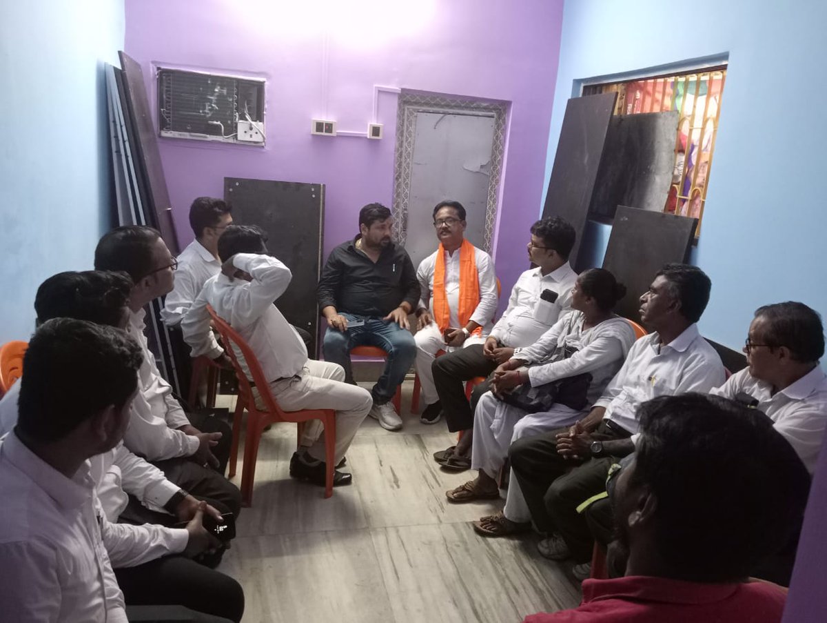 BimanGhoshBJP's tweet photo. আজ হাওড়া গ্রামীণ সাংগঠনিক জেলার  Lawer cell কে নিয়ে বিশেষ  বৈঠক। https://t.co/RJg8jzF6Lf