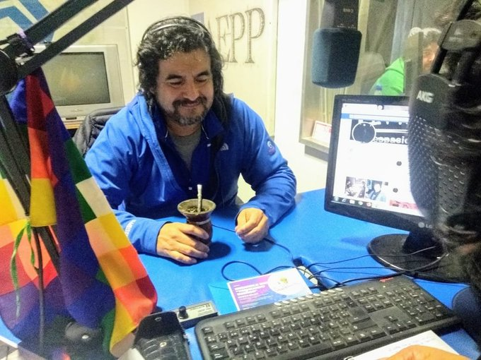 Urbe973's tweet photo. #AHORA en #AMAñADOS  📞  Gustavo Roldán – organizador de la peña del cosmopolita, junto a @paguido1967

 #PeñaDelCosmopolita @TCosmopolita #Llavallol

Escuchanos ▶️ https://t.co/X6DV68hEqK https://t.co/OUqZIOU8Fn