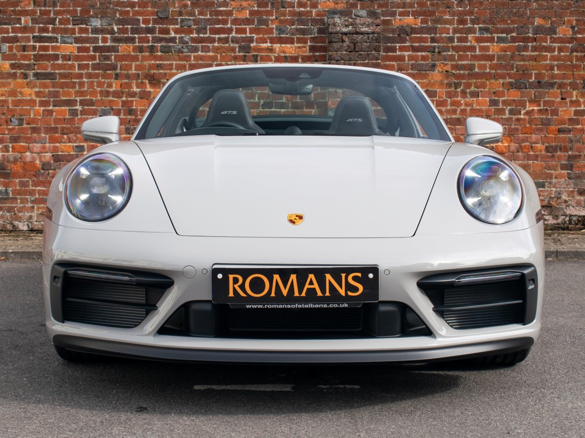 RomansStAlbans's tweet image. New In Stock: Porsche 992 Carrera 4 GTS
This brand new Crayon example is rarely available and has covered just 250 miles!
Website link: ow.ly/uEqj50KR5vL
#Porsche #22plate #Porsche992 #Targa4GTS #Porschetarga