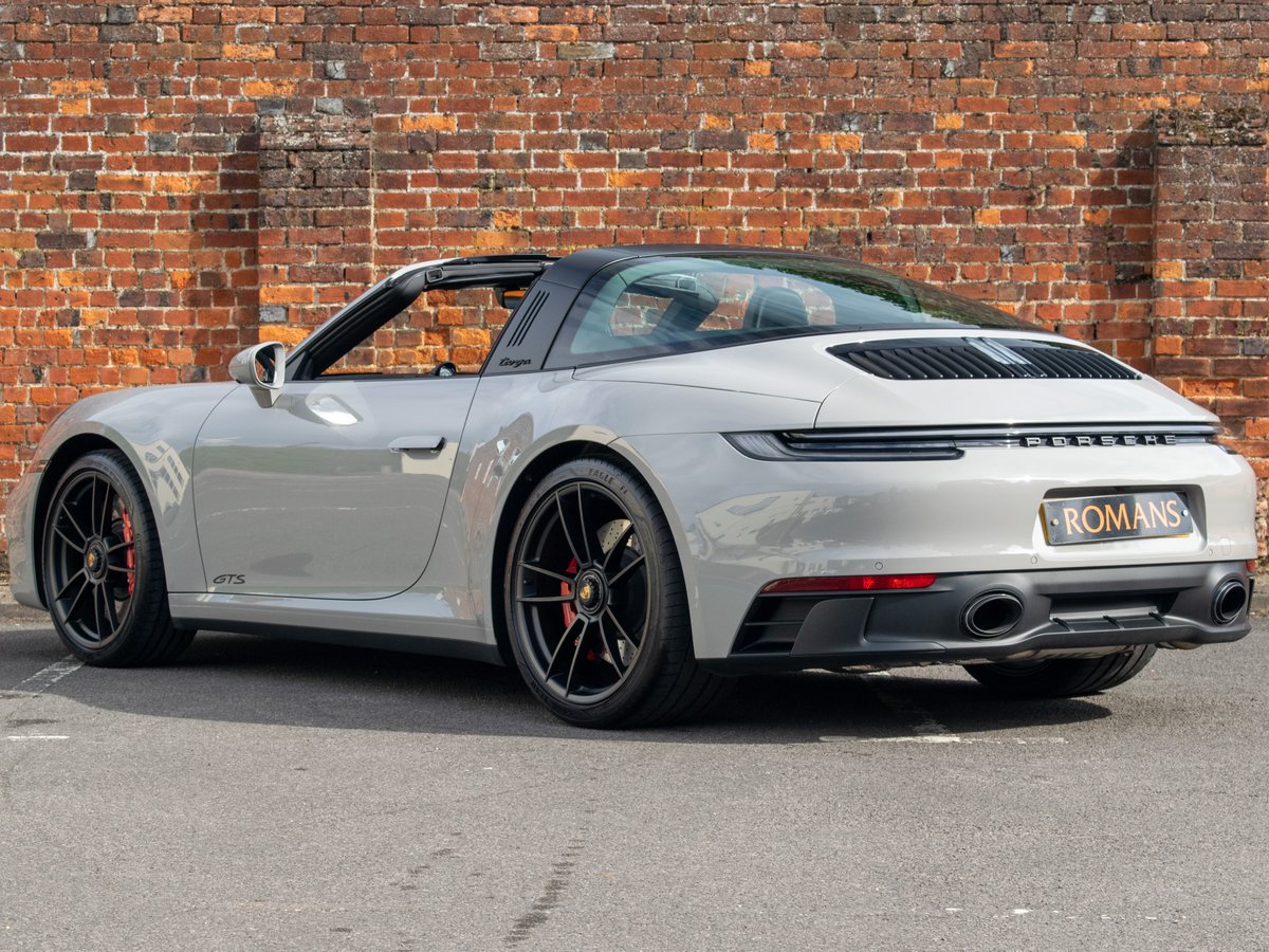 RomansStAlbans's tweet image. New In Stock: Porsche 992 Carrera 4 GTS
This brand new Crayon example is rarely available and has covered just 250 miles!
Website link: ow.ly/uEqj50KR5vL
#Porsche #22plate #Porsche992 #Targa4GTS #Porschetarga