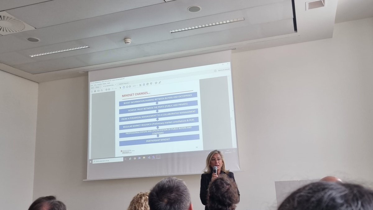 Contractació tweet media