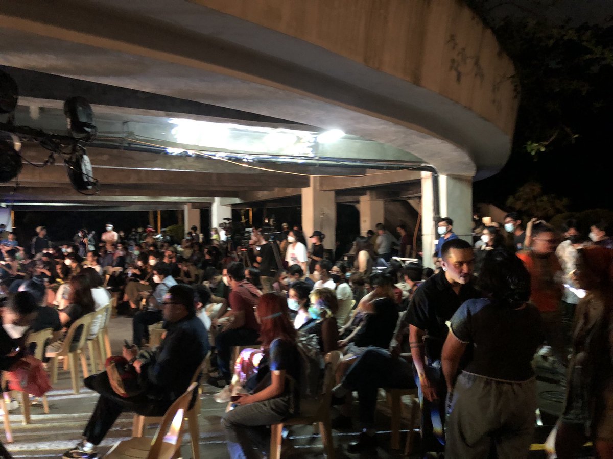 SIBOL SOCIETY: FASHION AGAINST FASCISM

Full house tayo wahhhhh. 

MARAMING SALAMAT!

#ML50
#SibolSociety
#PeopleNotProfit
#GlobalClimateStrike