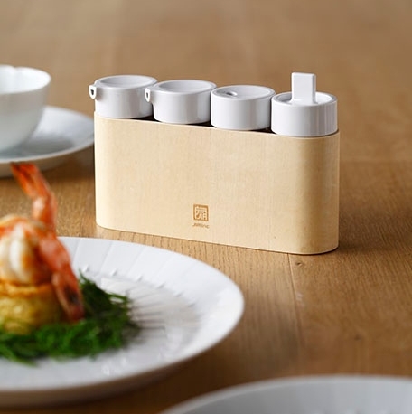 LocalRoot221's tweet image. The JIA Taste Condiment Set can be customized to suit virtually any condiment; different lids are ideal for shaking salt and pepper, pouring oil, applying spices, and even dispensing toothpicks!

Shop now: l8r.it/wV0I
.
.
.
#jiainc #jia #condimentset #localroot