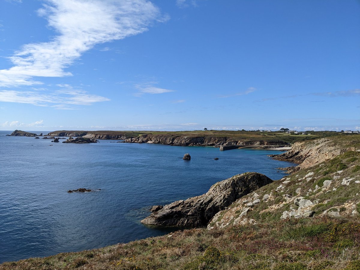 patout_28's tweet photo. Troisième journée en Bretagne (ici à Ouessant) et toujours pas de pluie. :p https://t.co/PEQL9l5apN