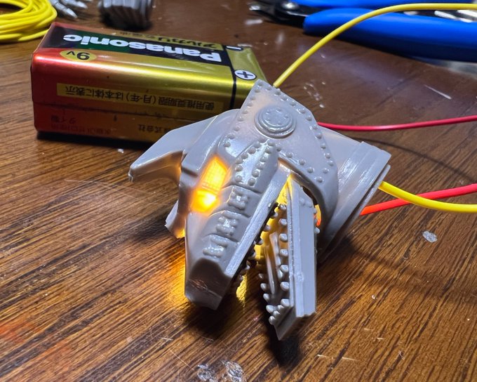 30年ぐらい前のキットなのに電飾以外はちょっと汚し入れただけでこの出来栄え
さすがバンダイ 