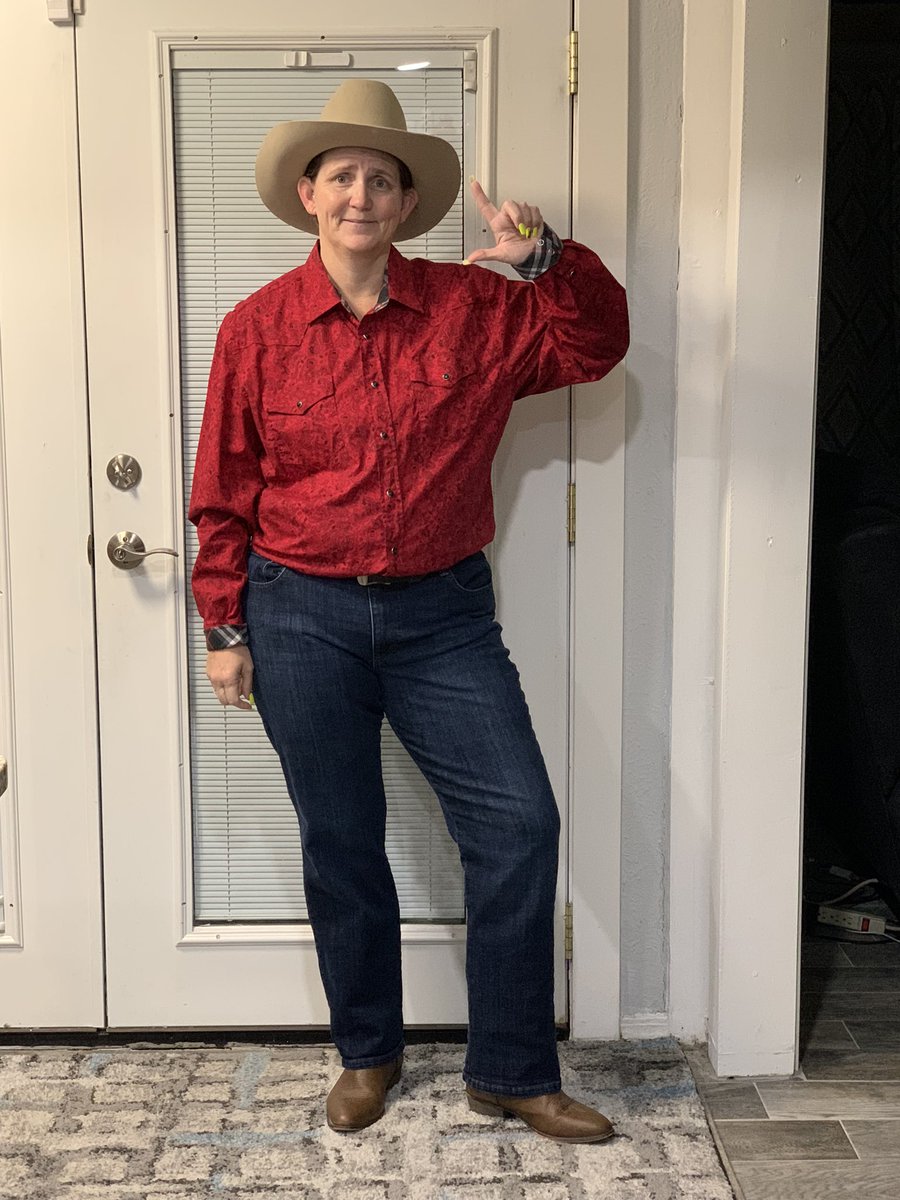 kaygustafson's tweet photo. Western day and getting back to my country roots!! Let’s take down Flomo tonight!! Go Farmers!! @LewisvilleHS @lewisvillestuco  #LHSspiritdays https://t.co/HhQud20Kwy