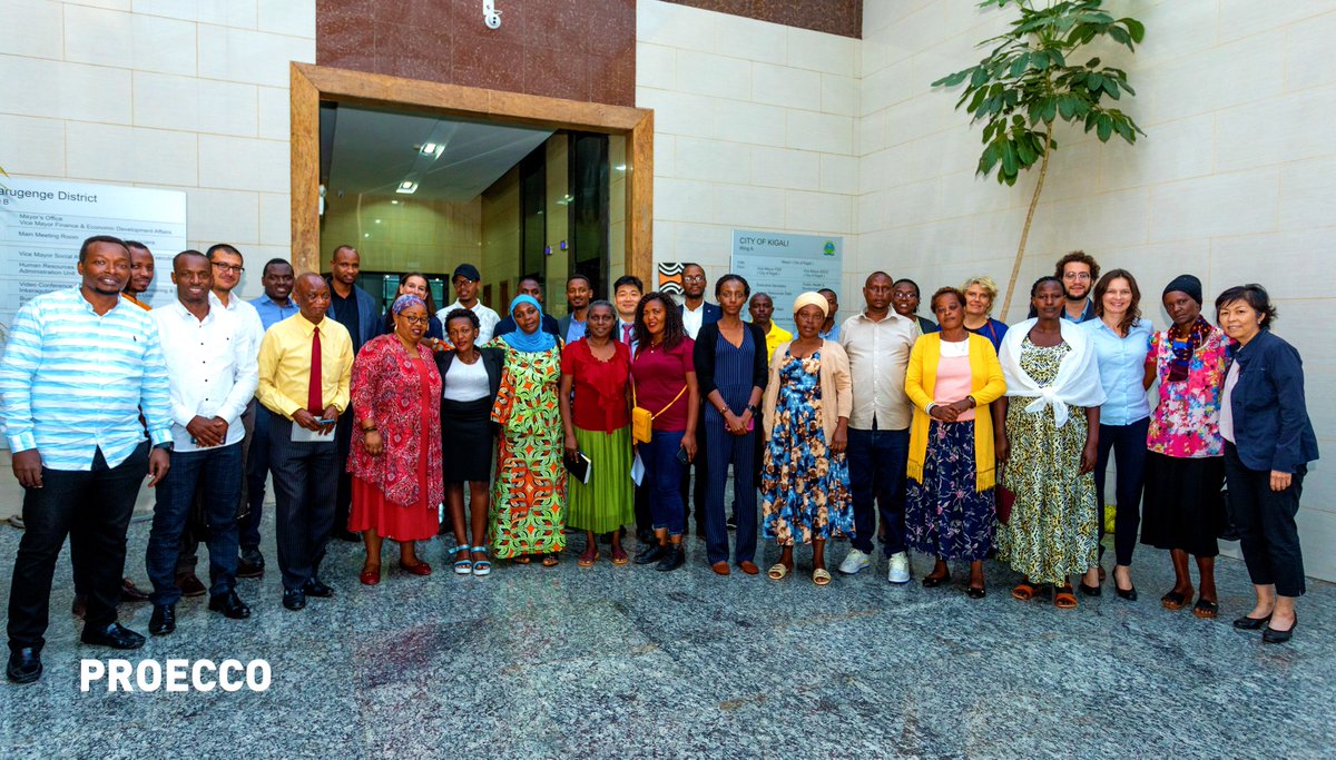 GROUP PHOTO: We are grateful to the members of the 'Community Working Group' that met yesterday at <a href="/CityofKigali/">City of Kigali</a> for the validation meeting on the results of the participatory planning process happening at the Mpazi neighbourhood of Kigali City.

#BuildLocalBuildBetter