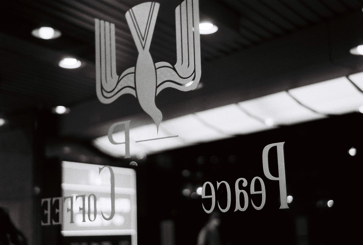 messin_around's tweet photo. 雨に濡れずに辿り着けるお店は大事☔️

KIEV-4a
JUPITER-8M 50mm F2.0
🎞ILFORD HP5 PLUS

#kiev #jupiter8M 
#film #filmphotography #35mm
#HP5 https://t.co/L3c9JeJEOi