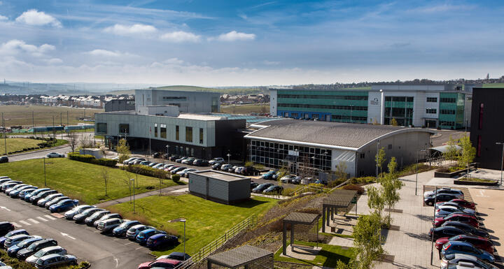 Some of the biggest private sector investments into UK adv. mgf. over the last 15 yrs ‘would not have happened without <a href="/TheAMRC/">Advanced Manufacturing Research Centre</a>’, according to a new report confirming it as a ‘signature asset’ having brought more than £260m &amp; 600 jobs to #SouthYorkshire.

amrc.co.uk/news/economic-…