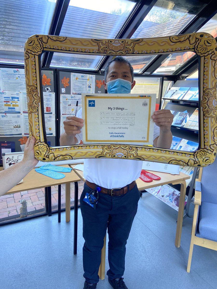 Princessnursey2's tweet photo. Lovely visit today to @tudorcourt4 for falls prevention awareness week @karenGaunt @heidi_tombling @sally_hulmes 💛🍁😂💛😂🍁#FallsPreventionAwarenessWeek @RochdaleCO_NHS #fallsaware #thinkfalls 💛💛 https://t.co/gr2CLue3Up