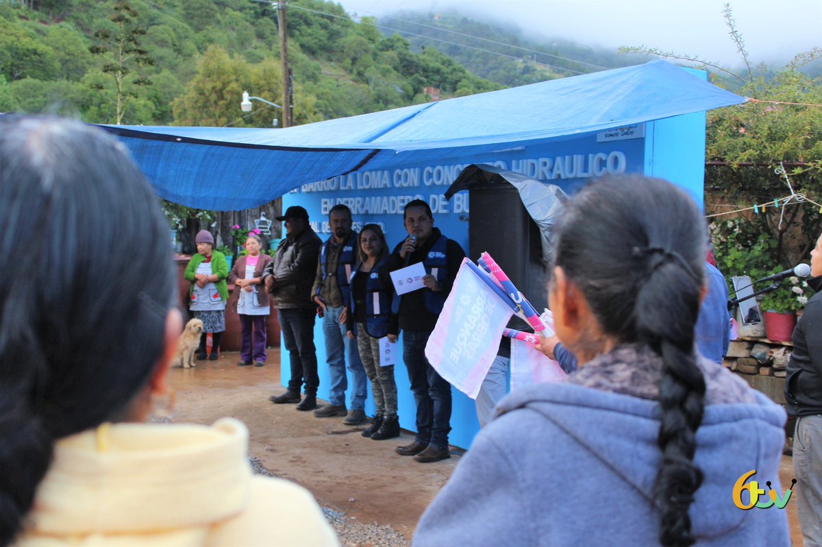 SEIStelevision's tweet image. 🎥 𝟲𝗧𝗩 | #Entérate ➡️ Lupita Ramírez Plaza arranca oficialmente la rehabilitación de calle en barrio “𝗟𝗮 𝗟𝗼𝗺𝗮” en 𝘿𝙚𝙧𝙧𝙖𝙢𝙖𝙙𝙚𝙧𝙤 𝙙𝙚 𝘽𝙪𝙘𝙖𝙧𝙚𝙡𝙞

•Con una inversión mayor a 400 mil pesos del programa FISMDF-2022 beneficiando a 369 habitantes 

#6TV