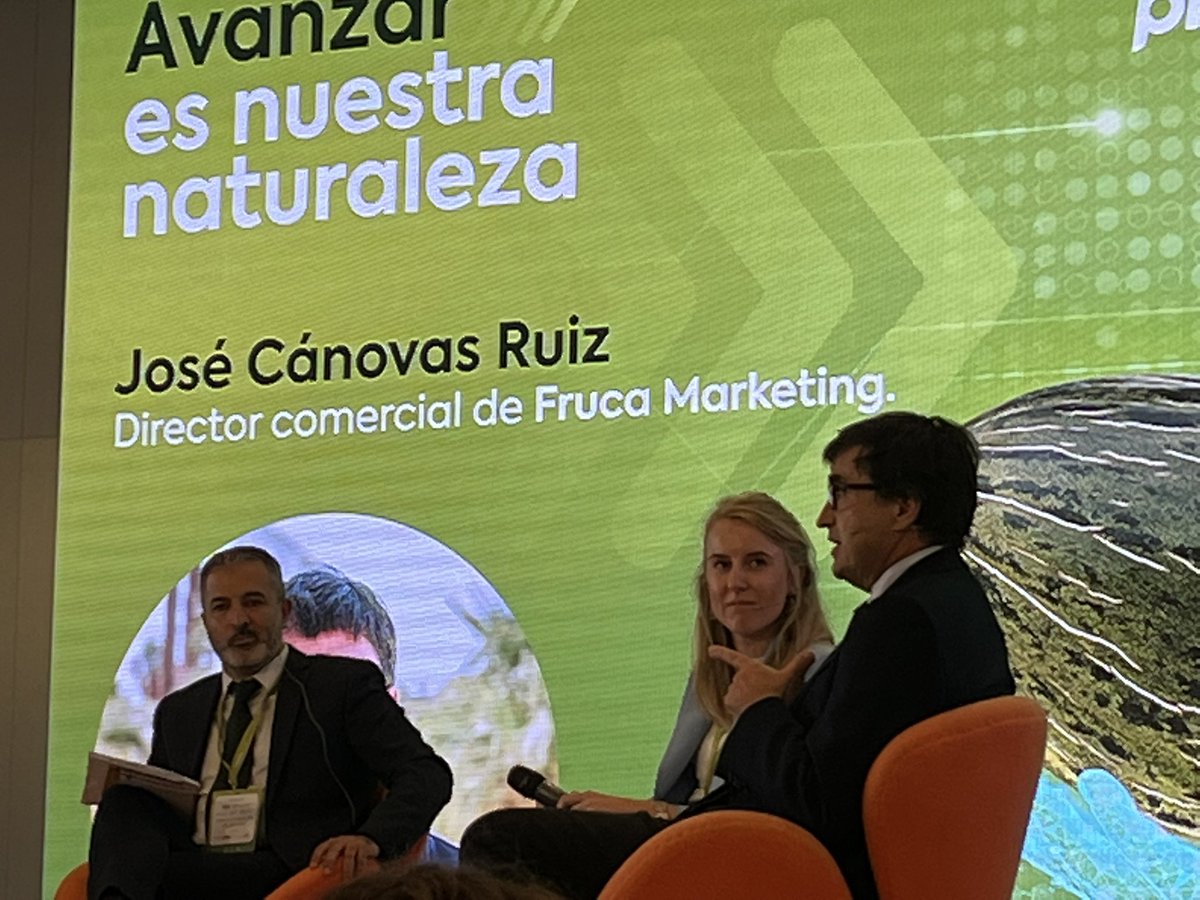 REVISTAFYH's tweet photo. Jose Canovas de #fruca adelanta que los alimentos se van a reducir en #europa y se elevarán fuera de Europa en la asamblea de @Proexport_Spain #agrproexport2022 https://t.co/Acz0zHtsQi