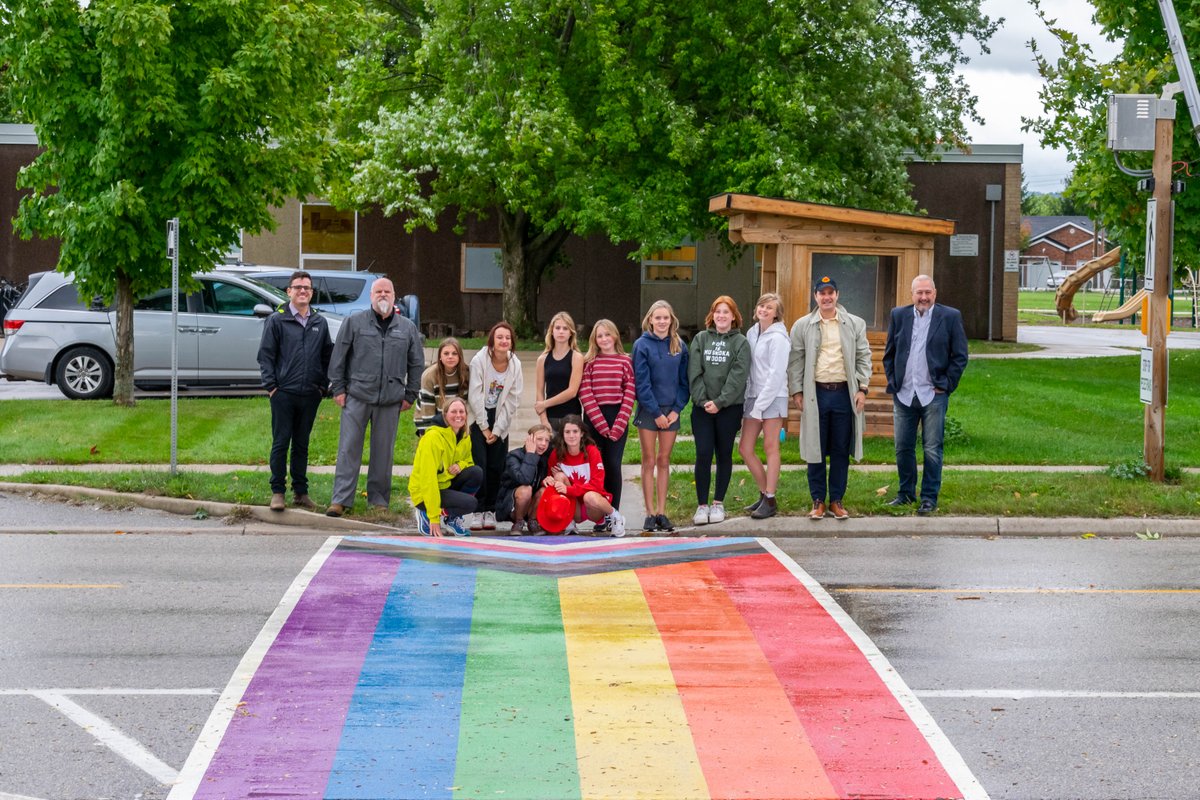 The Town of The Blue Mountains is excited to announce that three Pride Crosswalks have been installed across the municipality as part of the Town’s commitment to a diverse and inclusive community. 🌈 

Learn more: thebluemountains.ca/town-hall/news…