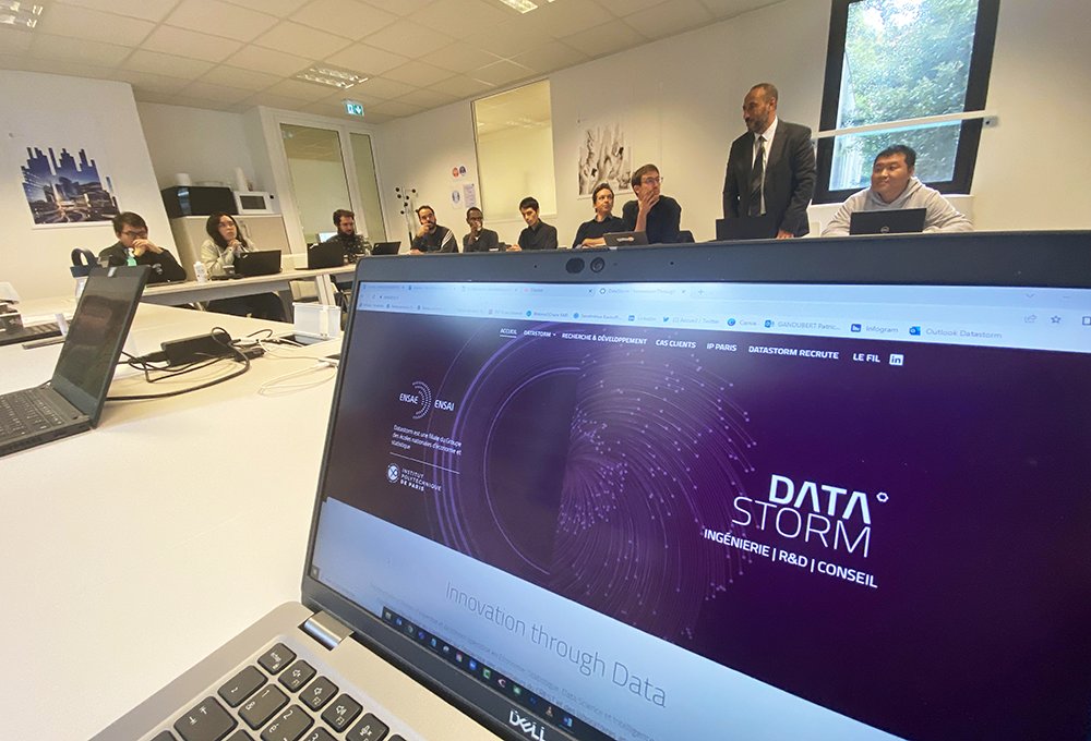 Datastorm tweet media