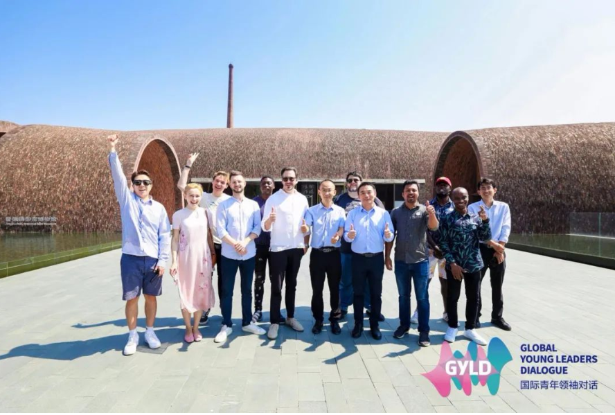 YunquanYU's tweet photo. From Sept 16 to 18, international #youth from 8 countries traveled to Jingdezhen City and Wuyuan County in Shangrao city, the fourth stop of the #GYLD #China Tour. They explored China's development code in poverty alleviation and rural revitalization. https://t.co/ddwqOpzZXs