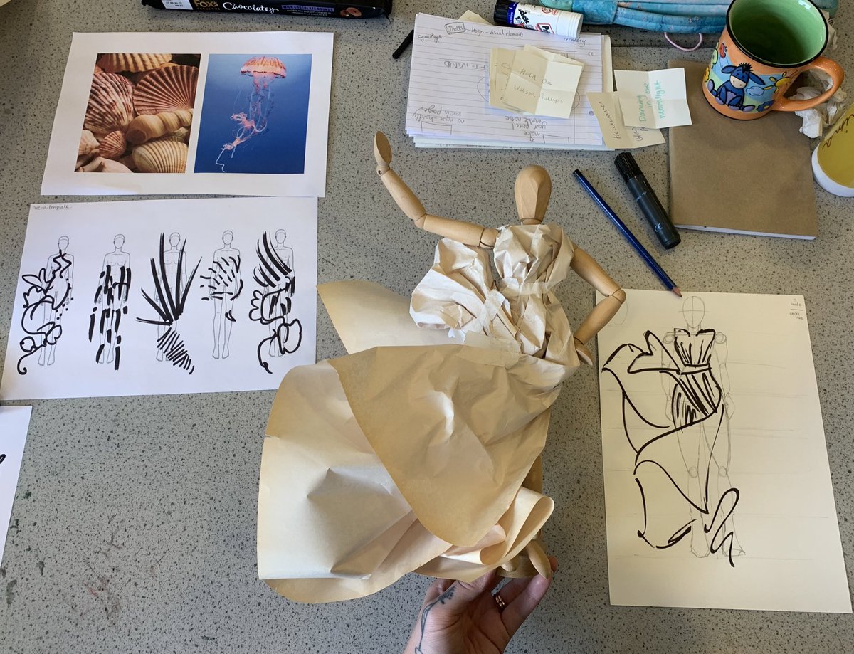 We had a fabulous session by <a href="/MissJarvis_Art/">Miss Jarvis</a> on fashion illustration using marks this morning too! 
<a href="/ArtMorayHouse1/">Isobel Finnie</a> #EdPGDE