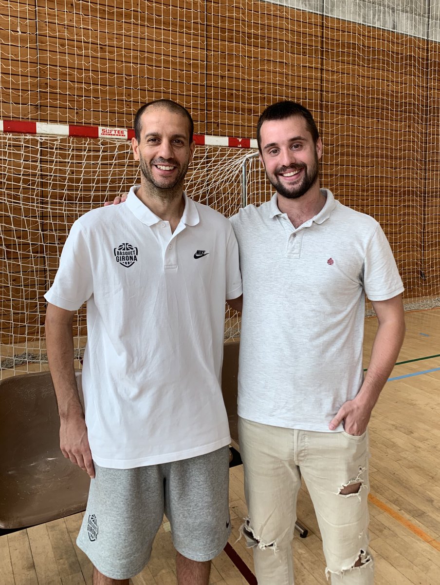 🏀✍️El Sr. <a href="/albertsabat3/">Albert Sàbat</a> va entrar al club a LEB Plata i l’ha deixat a ACB. Una llegenda. Dimecres debutarà a la màxima categoria dins d’un staff tècnic. De les esportives a la pissarra. Un nou repte. Molta sort, Albert. T’ho mereixes!