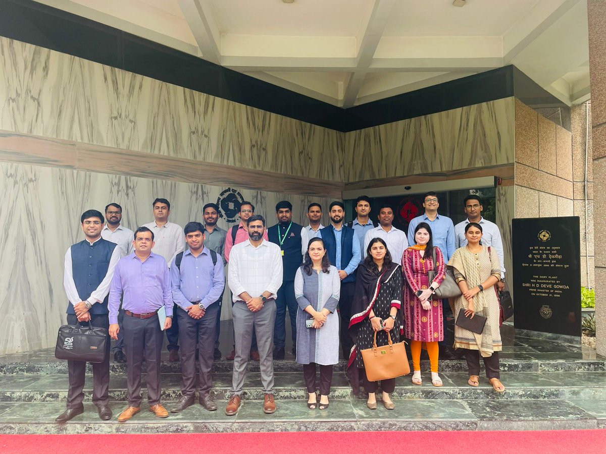 _Ritukataria's tweet image. An "utterly butterly delicious" visit to Kaira District Co-operative Milk Producers’ Union - @Amul_Coop, Anand.
💡 Fun fact : there is no place called Kaira. The Britishers couldn't pronounce Kheda so it became Kaira 🤦
@LBSNAA_Official
@iis_now
@SPIPAofficial